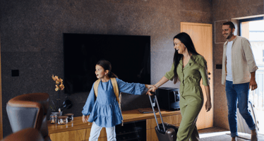 Top 5 booking trends transforming hospitality in 2025 image