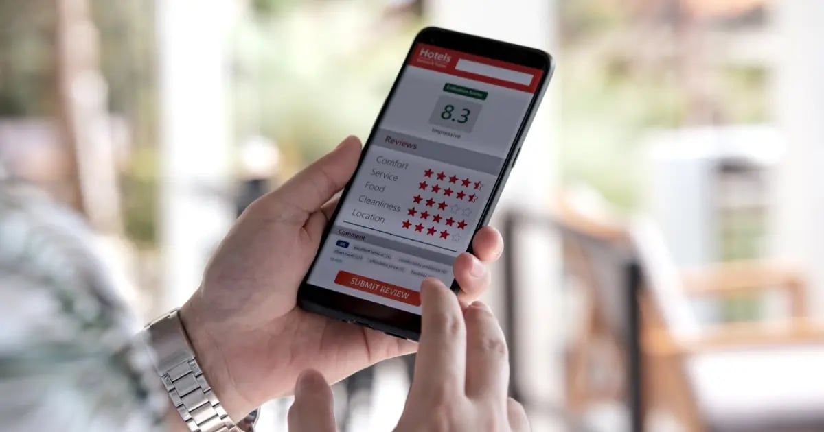 Satisfaction survey showing guest appreciation of cleanliness and housekeeping service.