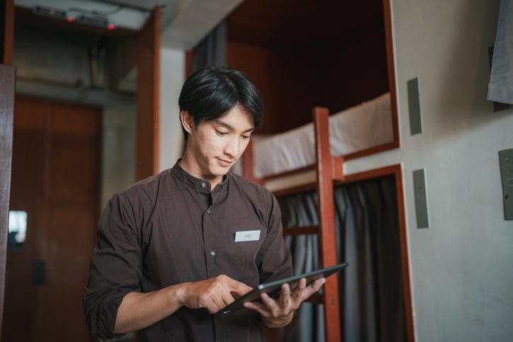 With a cloud based PMS, staff can update task instantenously.