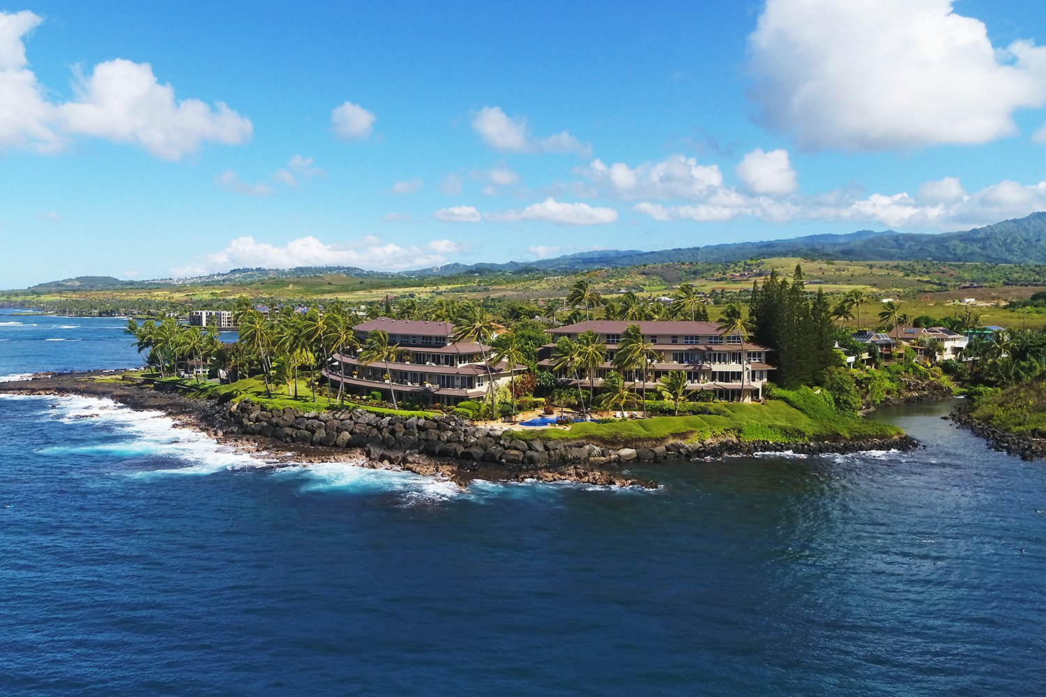 Aerial view of Whalers Cove, Hawaii